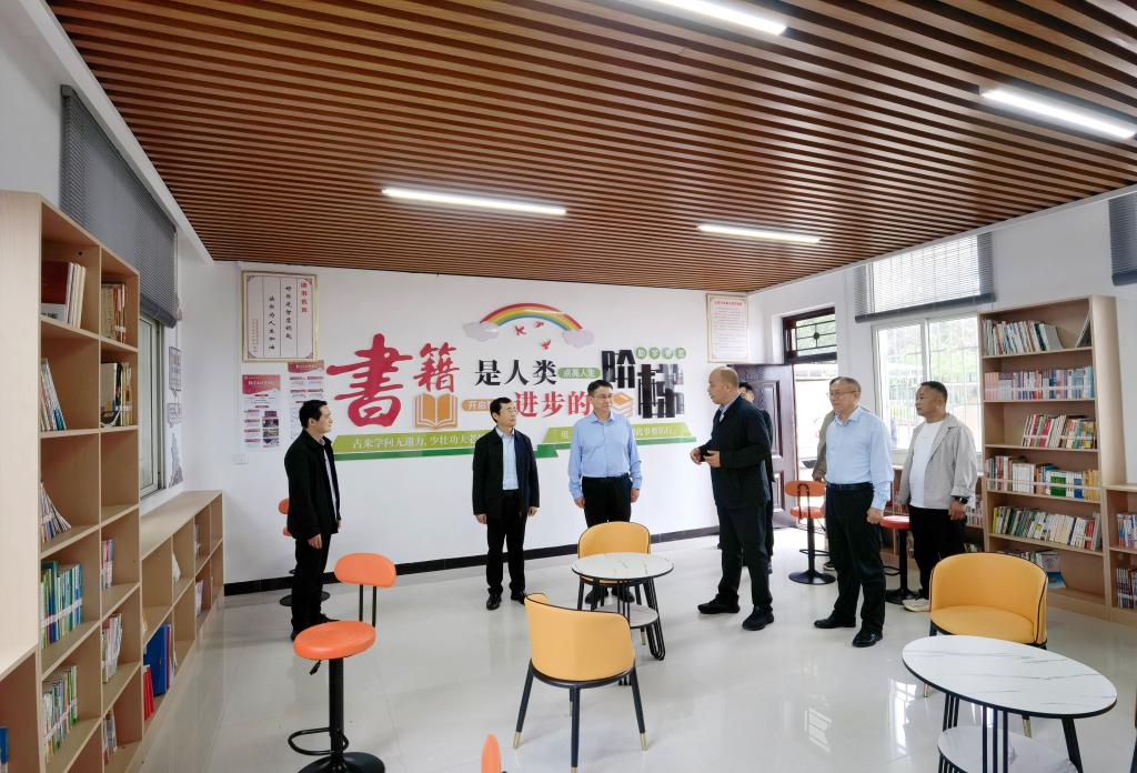 学校党委书记焦宏涛带队赴药山村调研定点帮扶工作