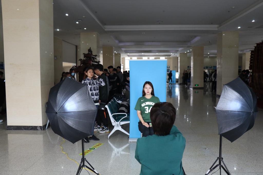 学校2020级入学新生图像采集工作顺利完成